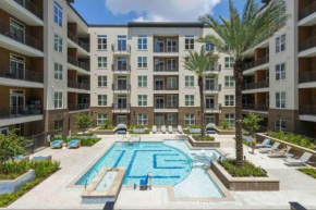 Luxury Living Downtown Houston Kingbed.